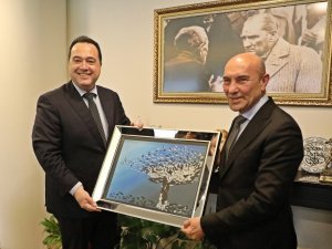 İzmir BŞB Başkanı Tunç Soyer, Başkan Dutlulu'yu ziyaret etti