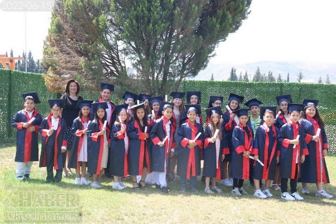 Misak-ı Milli İlkokulu 4-C grubunun mezuniyet töreni muhteşem oldu 1