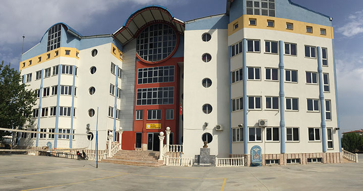 Akhisar Adnan Menderes Kız Anadolu İmam Hatip Lisesi yeni binasında