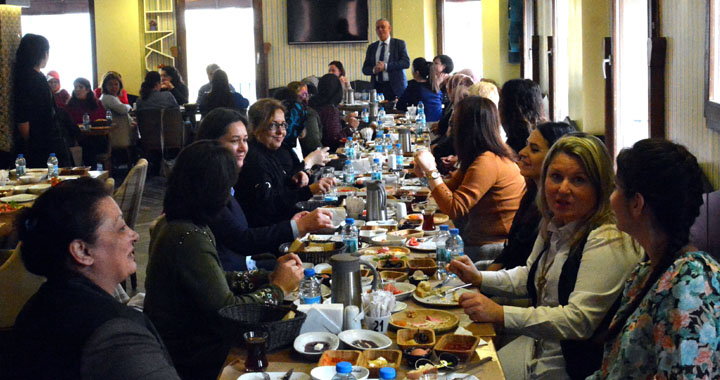 Hasan Ali Men, kadın üyeleriyle kahvaltıda buluştu