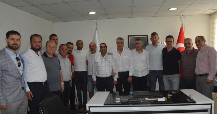 Akhisarspor, teknik direktör Mehmet Altıparmak ile imzaladı