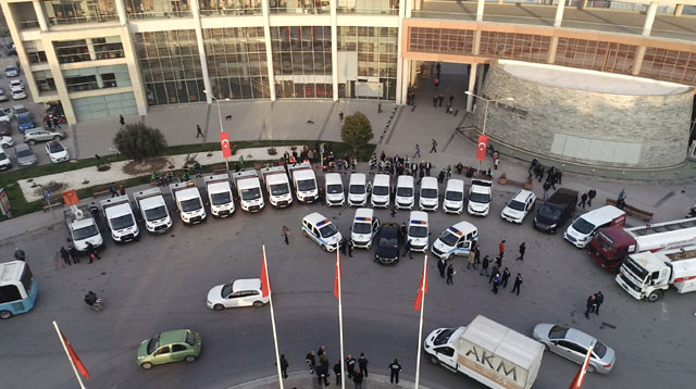 Akhisar Belediyesi tasarruf yaparak araç filosunu genişletti