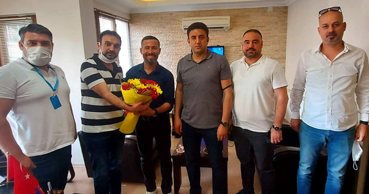 Akhisar Galatasaray taraftarlar derneği Beşiktaşlıları tebrik etti