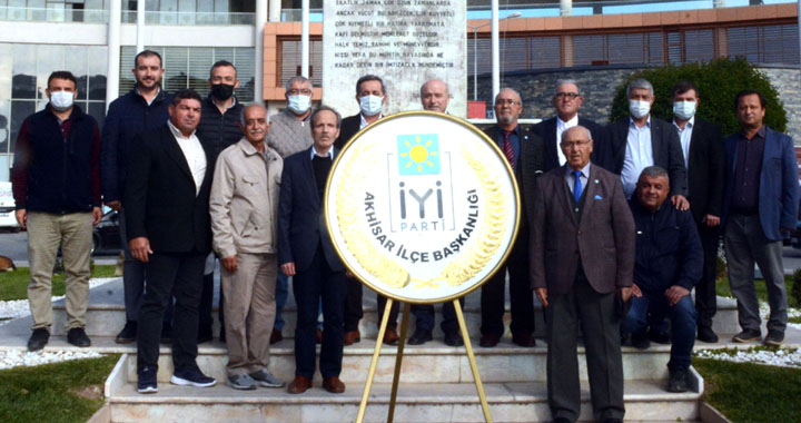 İYİ Parti Akhisar İlçe teşkilatı, 4. yılını kutladı