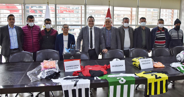 Akhisar Belediyesi’nden amatör spor kulüplerine malzeme desteği