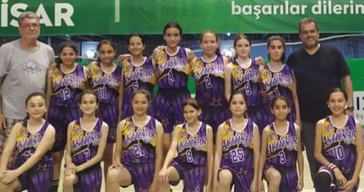 Akhisargücü U-12 kız basketbol takımı il ikincisi oldu