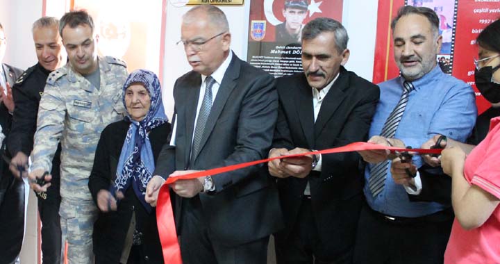 Akselendi’de Şehit Jandarma Er Mehmet Dönmez Kütüphanesi açıldı