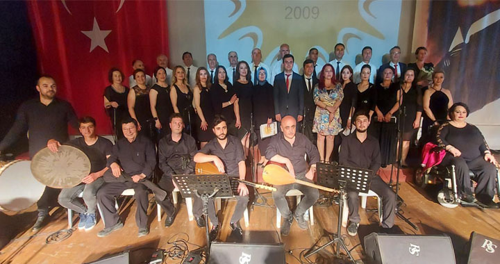 Müzikseverler Türk Halk Müziğiyle coştu