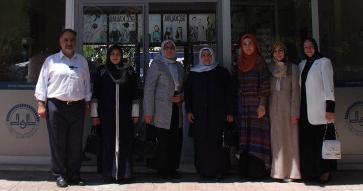 Daire Başkanı Akbulut Akhisar diyanet gençlik merkezini ziyaret etti