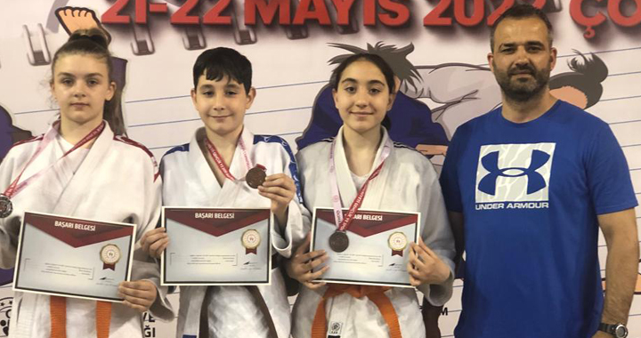 A.T.B. Altı Eylül Ortaokulu, Türkiye Judo Şampiyonasından madalyayla döndü