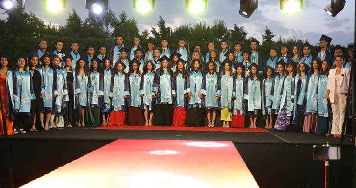 Akhisar Kolejinde muhteşem mezuniyet töreni