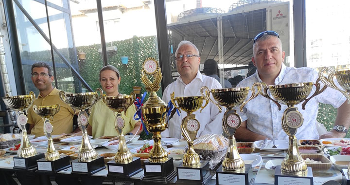 Akhisar Cumhuriyet M.T.A.L. sporcularıyla sezon finali yaptı