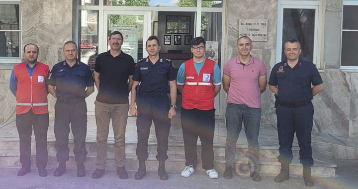 Türk Kızılay Akhisar Şubesinden Jandarma Teşkilatının 183. kuruluş yıldönümü ziyareti