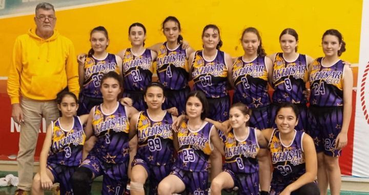 Akhisargücü U14 kız basketbol takımı finale kaldı