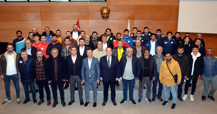 Akhisar Belediyesi, 11 amatör kulübe nakdi destek verdi