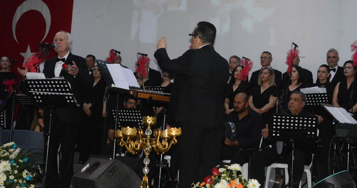 Akhisar Belediyesi TSM Bahar konseri izleyenleri mest etti