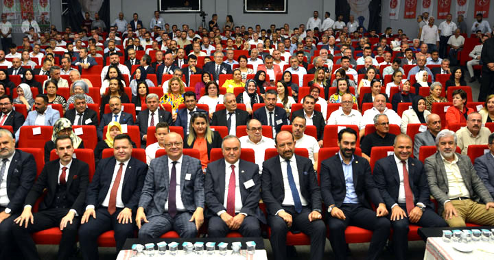 MHP’de Manisa İl Başkanı Cüneyt Tosuner güven tazeledi