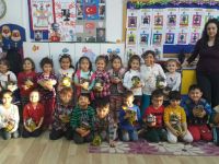 Şehit Yüzbaşı Necdi Şentürk anaokulu zeytin sezonunu açtı