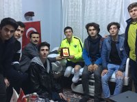 Akhisar Anadolu Gençlik’ten Afrin Gazisi Işık’a ziyaret