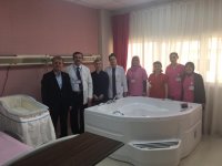 Ege Bölgesi’nin ilk suda doğum ünitesi Devlet Hastanesinde açıldı
