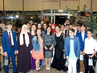 Gazi Ortaokulu öğrencilerinin mezuniyet sevinci