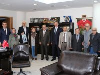 Akhisar Belediye Başkanı Salih Hızlı, huzurevi sakinlerini konuk etti