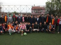 Zeytinliova Kur'an Kursu futbol turnuvasının galibi Galatasaray takımı oldu