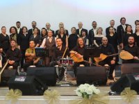 ASDER’in Türk Halk Müziği koro konseri dinleyenleri mest etti