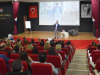 Dr. Özgür Bolat, Bahçeşehir Koleji Akhisar Kampüsü velileri ile buluştu
