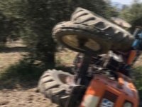 Akhisar'da devrilen traktörün sürücüsü yaşamını yitirdi