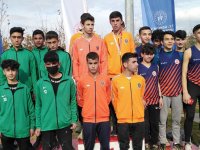 Akhisarlı öğrenciler kros müsabakalarında Türkiye  Şampiyonasına katılıyor