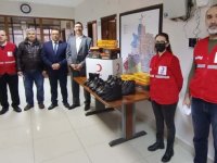 Türk Kızılay Akhisar Şubesi'nden öğrencilere bot yardımı