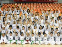 Taekwondo kuşak sınavında 77 sporcu ter döktü