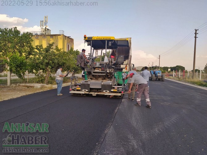 akhisar-belediyesi’nden-akselendi’de-asfalt-calismasi-(1).jpg