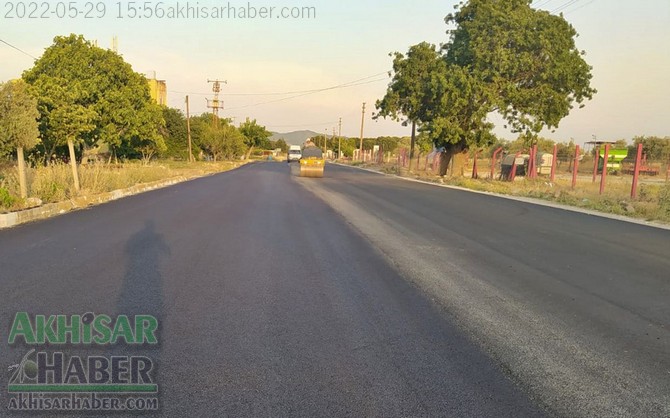 akhisar-belediyesi’nden-akselendi’de-asfalt-calismasi-(3).jpg
