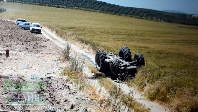 traktorun-altinda-kalan-ciftci-hayatini-kaybetti-(5).jpg