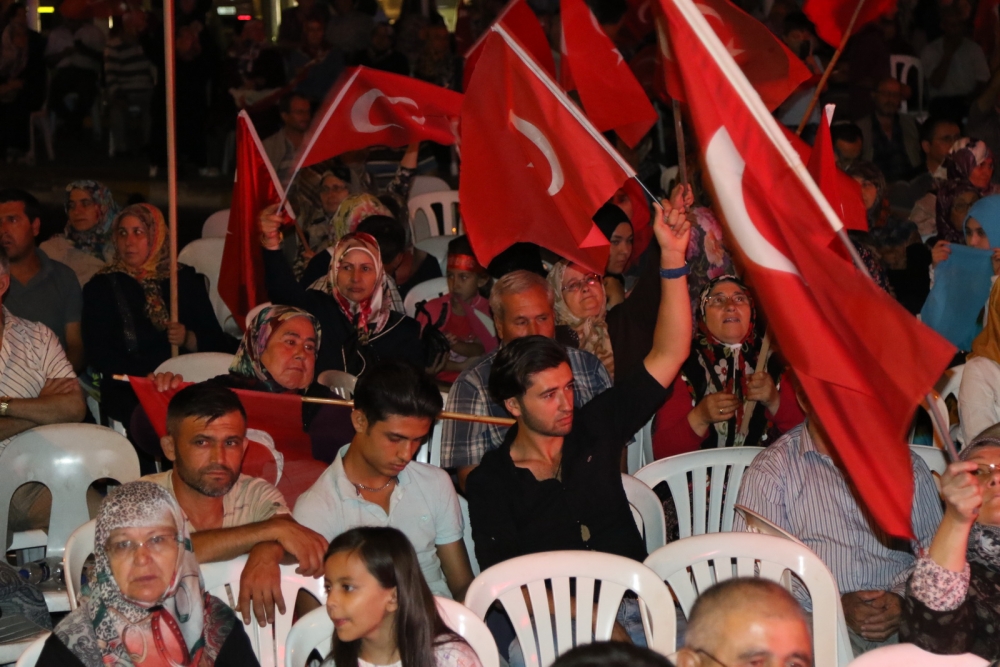 Akhisar'da demokrasi nöbeti 20'nci gününde de sürüyor 5
