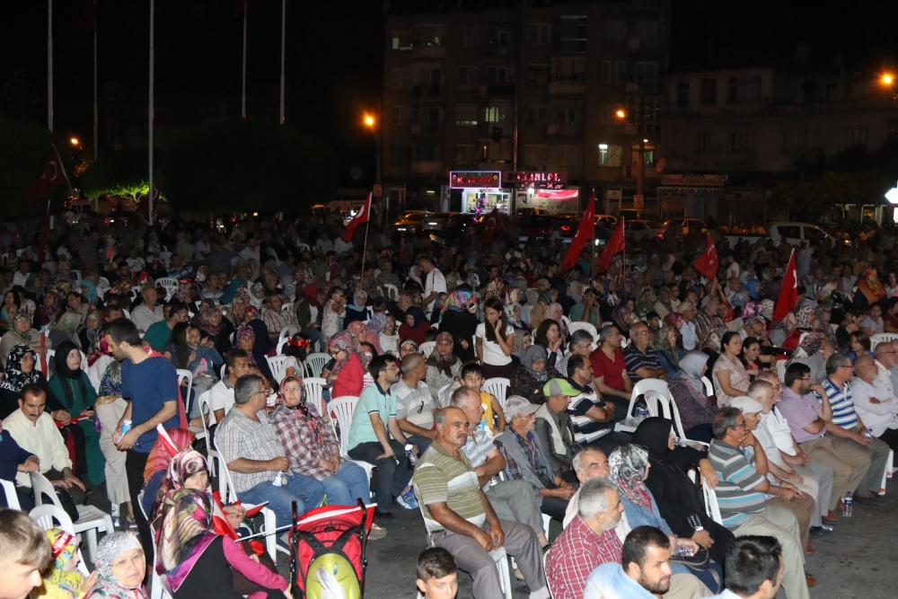 Akhisar'da demokrasi nöbetinin 21.günü 10
