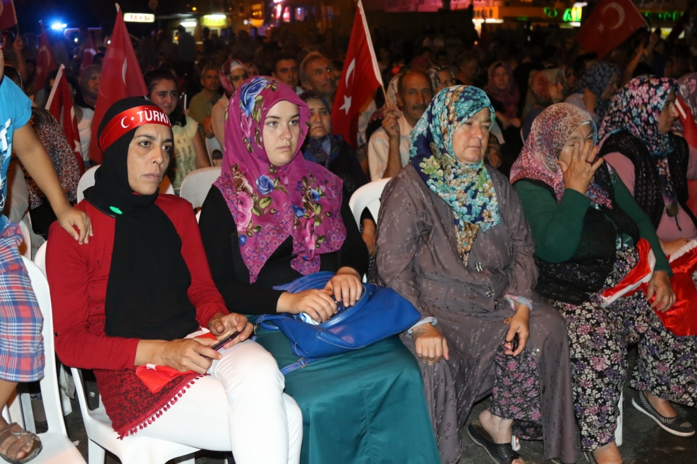 Akhisar'da Milli Egemenlik Meydanında demokrasi nöbeti 22.gün 19