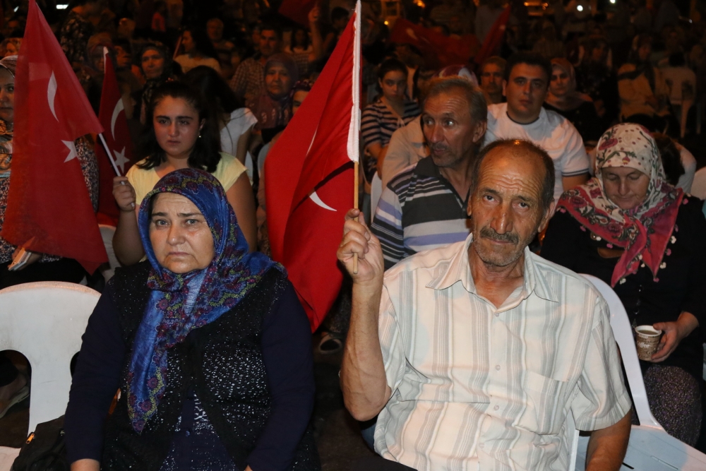 Akhisar'da Milli Egemenlik Meydanında demokrasi nöbeti 22.gün 20