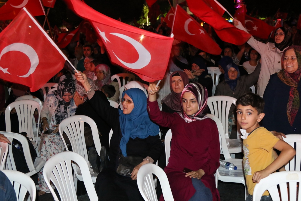 Akhisar'da Milli Egemenlik Meydanında demokrasi nöbeti 22.gün 52