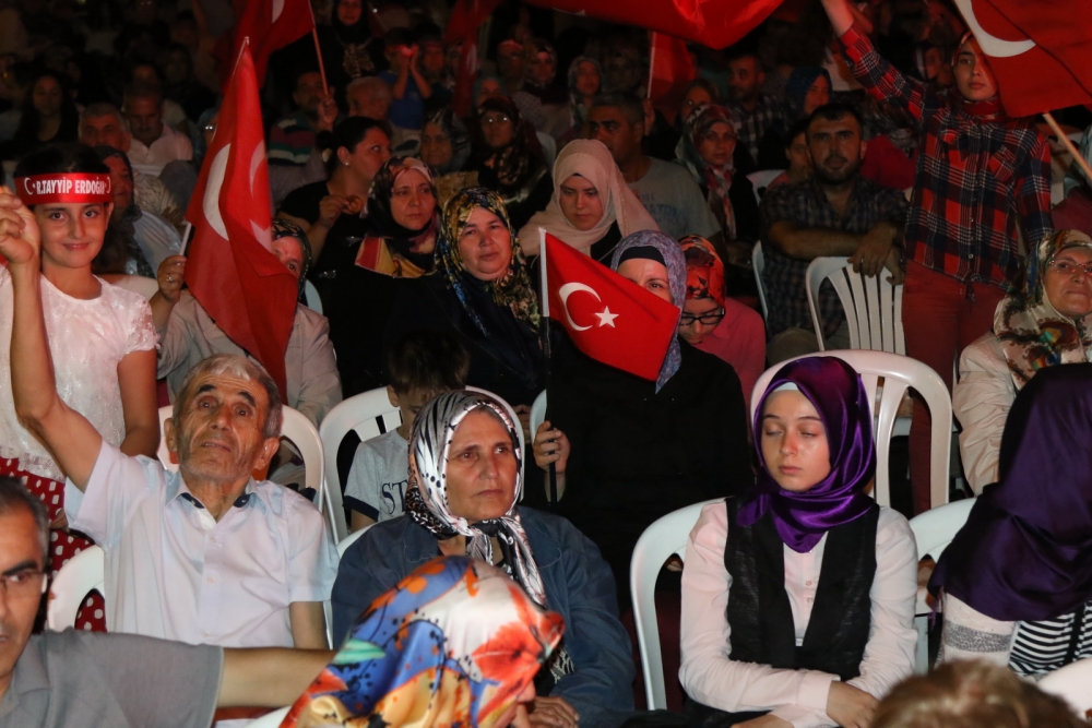 Akhisar'da Milli Egemenlik Meydanında demokrasi nöbeti 22.gün 61