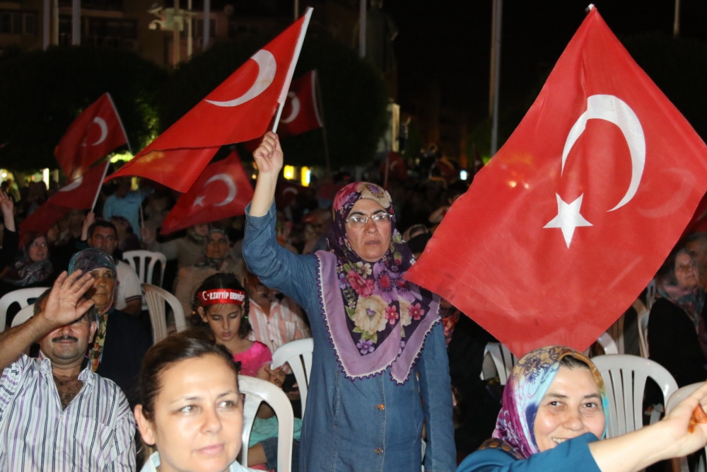 Fotoğraflarla Akhisar'da demokrasi nöbetinin 25. günü 17