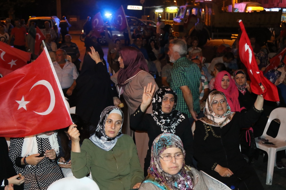 Fotoğraflarla Akhisar'da demokrasi nöbetinin 25. günü 20