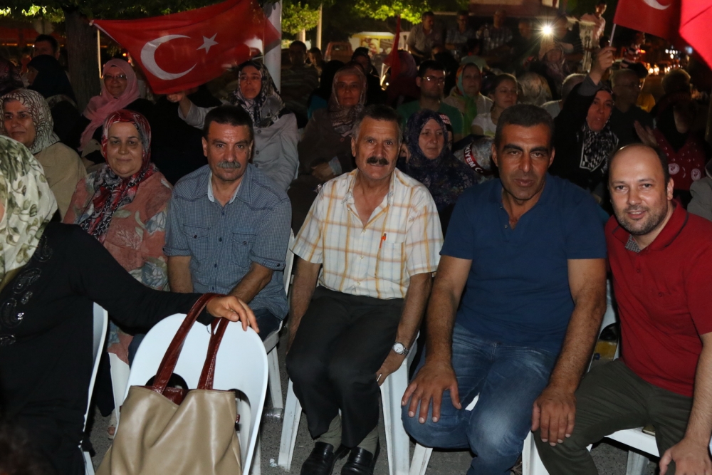 Fotoğraflarla Akhisar'da demokrasi nöbetinin 25. günü 26