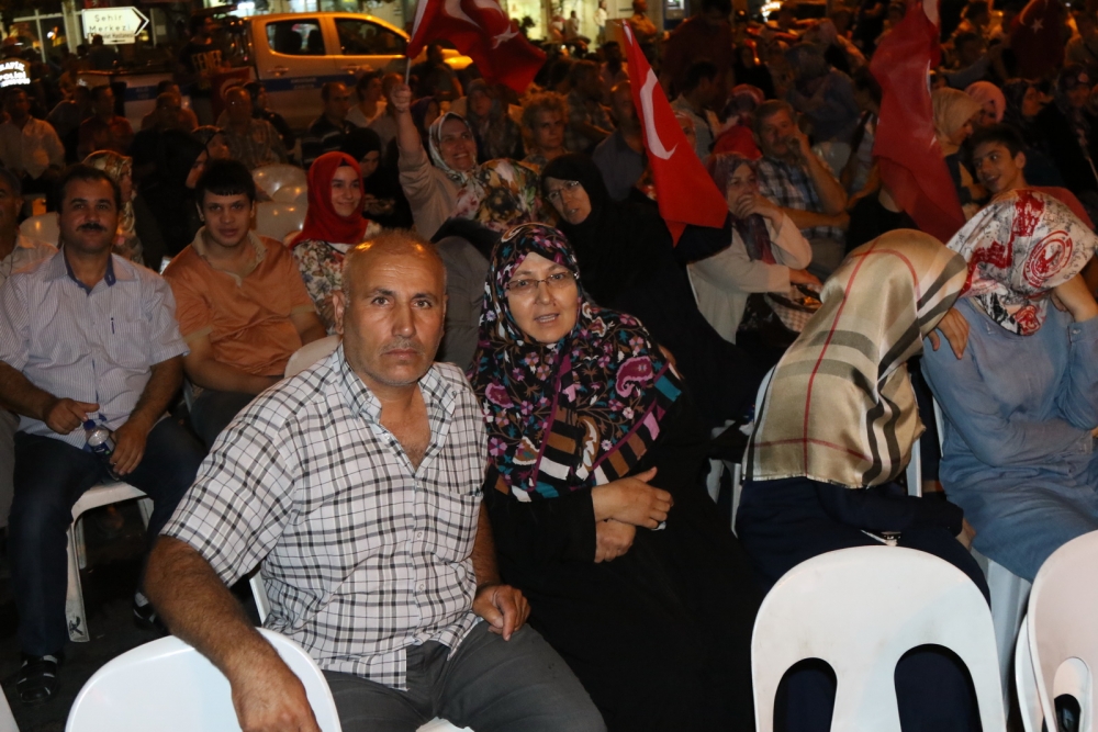 Fotoğraflarla Akhisar'da demokrasi nöbetinin 25. günü 31