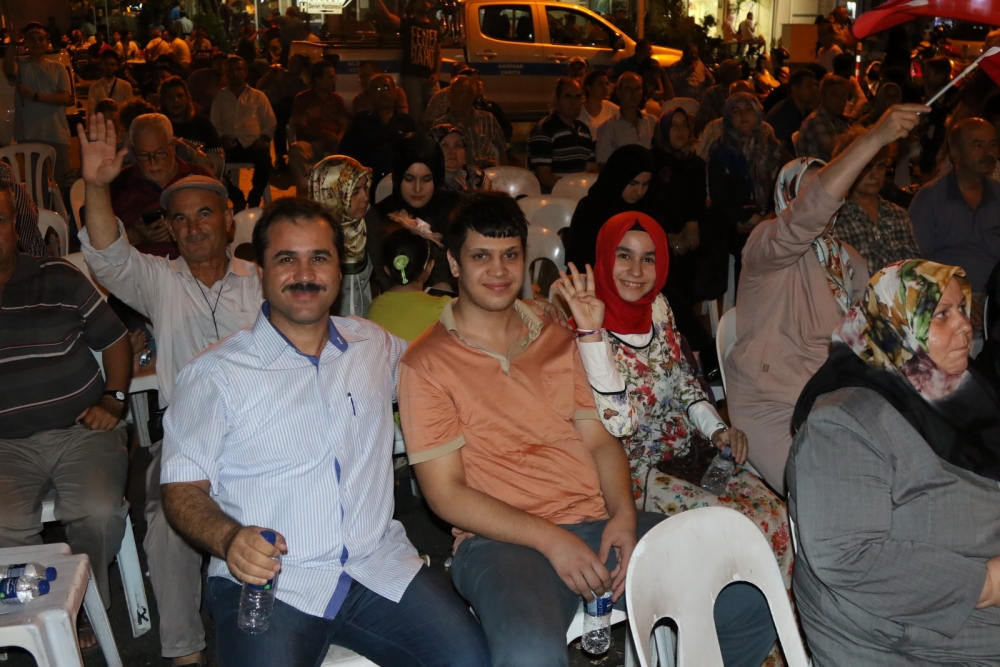 Fotoğraflarla Akhisar'da demokrasi nöbetinin 25. günü 32