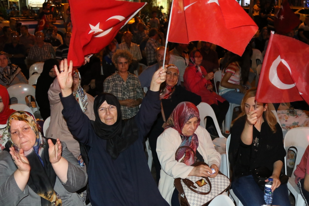 Fotoğraflarla Akhisar'da demokrasi nöbetinin 25. günü 36