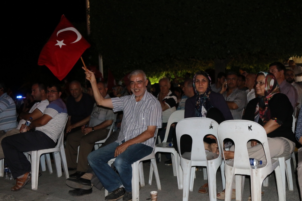 Fotoğraflarla Akhisar'da demokrasi nöbetinin 25. günü 4