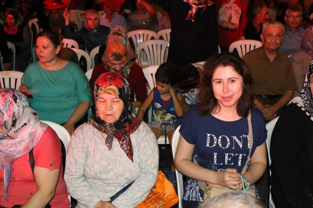 Fotoğraflarla Akhisar'da demokrasi nöbetinin 25. günü 40